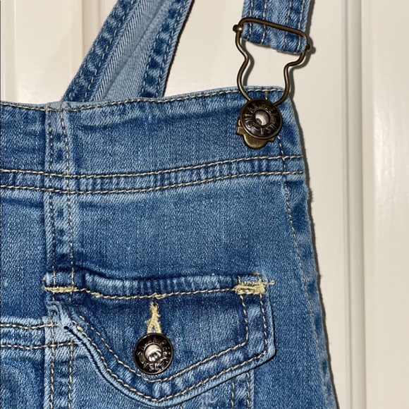 overalls with rips - Picture 7 of 9